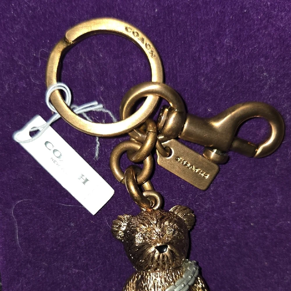 BNWT: Authentic Coach CHEWBACCA Bear Key Holder. - Picture 5 of 7